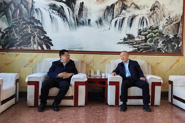 忻州神達能源集團有限公司董事長(cháng)董克與忻州市能源局黨組書(shū)記、局長(cháng)呂曉剛一行舉行會(huì )談