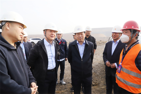 山西忻州神達能源集團有限公司黨委書(shū)記、董事長(cháng)董克一行赴神達梁家磧煤業(yè)公司調研